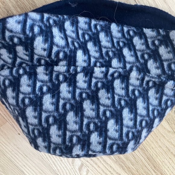 never worn cashmere dior hat